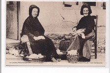 LE MALZIEU-VILLE : les cardeuses - tres bon etat
