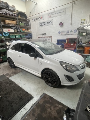 Breaking vauxhall corsa 2014 - breaking,