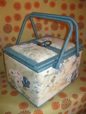 Vintage 80s Ancienne BOÎTE A COUTURE TISSU DECOR FLORAL FLEURS Travailleuse