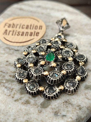 Pendentif carats et - or, 18