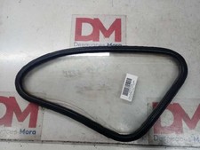 VITRE TRIANGULAIRE CUSTODE