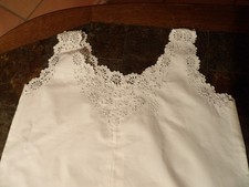 Ancien caraco brodé,monogramme R J,lingerie ancienne,Richelieu,trousseau