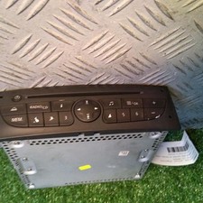 Autoradio d'origine RENAULT CLIO ESTATE 3 phase 2 BREAK 1.5 DCI 281153881R