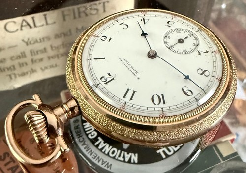 Howard montre gousset - e.,