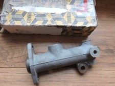 Maitre cylindre renault 4 -4 sorties -Réf 7700511245