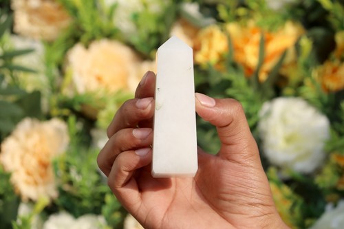 535g cristal pyramide pointed - pyramide,
