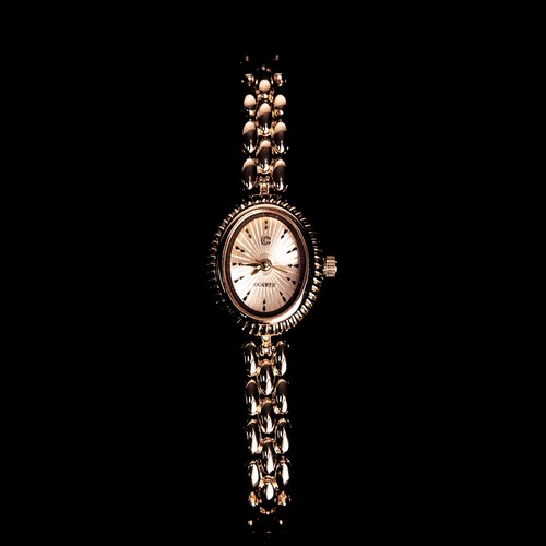Montre bracelet dorée - montre-bracelet, à