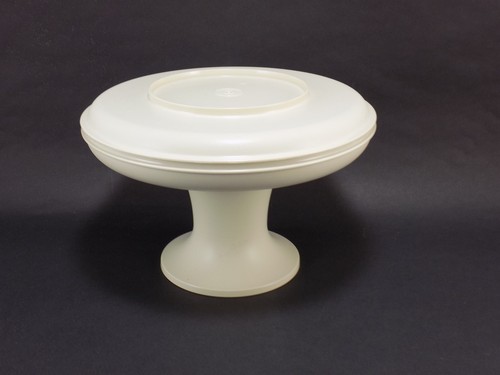 Vintage tupperware cake pie - cake,