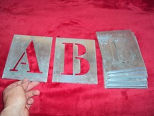 ancien pochoir zinc alphabet lettrage 120 mm. atelier industriel scrapbooking