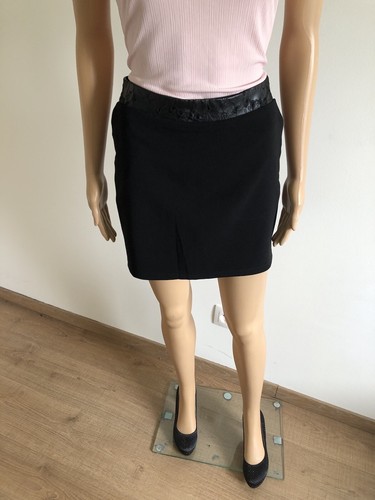 Jupe noire avec simili cuir