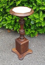 Sellette en chêne sculpté