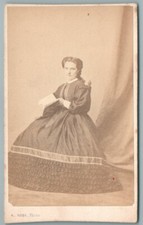 CDV 1862 Marie Bleynie en pose avec son livre Photo Ancienne Robe Paris Donna