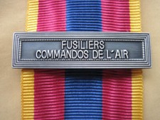 Agrafe  FUSILIERS COMMANDOS DE
