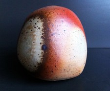 BELLE SCULPTURE BOULE EN GRÈS