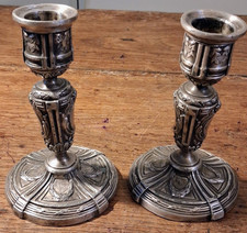 PAIRE DE BOUGEOIRS EN METAL ARGENTE DE L'ORFEVRE VICTOR SAGLIER XIX ème siècle