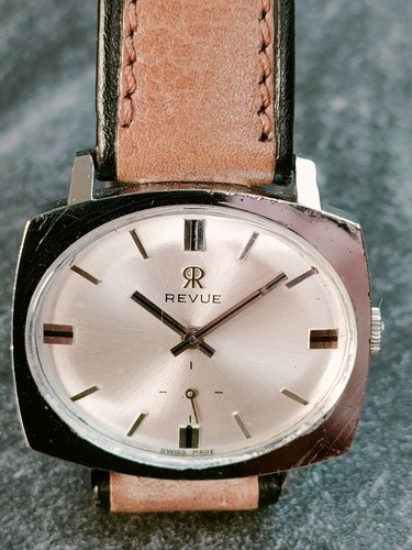 Montre revue mécanique - revue,