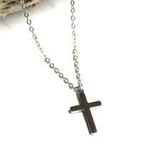 Collier pendentif croix acier