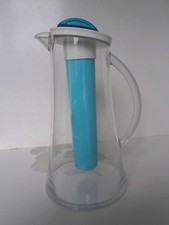 Pichet avec refroidisseur à