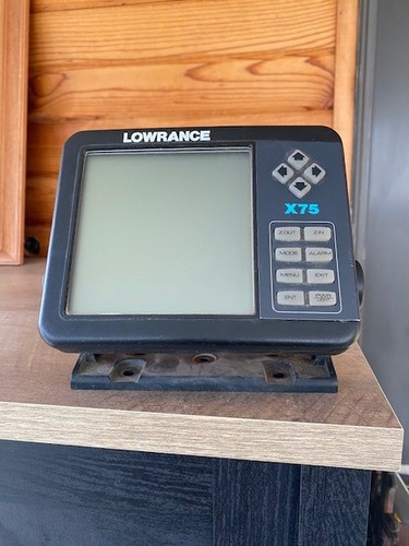 Lowrance x85 fish finder - ,
