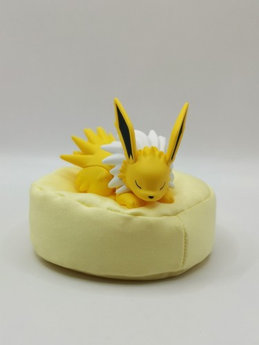 Figurine pokémon voltali - figurine,