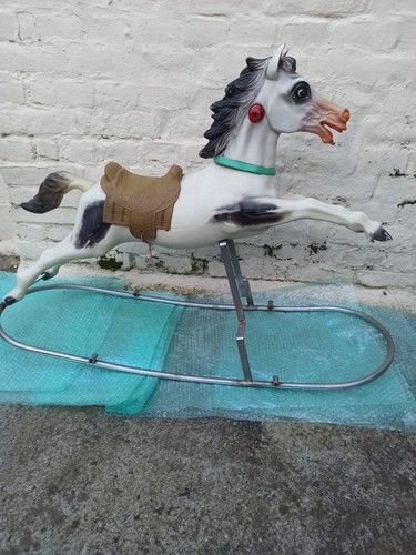 Ancien cheval bascule - cheval,
