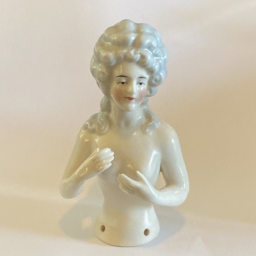 Demie figurine porcelaine - figurine,