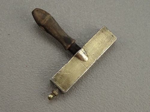 Ancien composteur relieur - de,