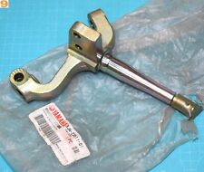 fusée de roue avant gauche