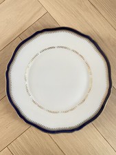 Assiette plate en porcelaine