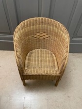 Petite chaise en rotin pour