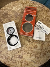 DEPRESSIOMETRE ET TESTEUR DE POMPE A ESSENCE