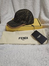 casquette fendi