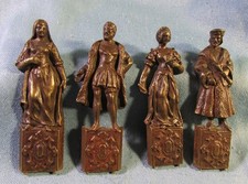4 anciens très beaux petits ornements d'applique en bronze , divers personnages