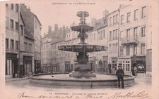 25 BESANCON FONTAINE DE LA PLACE BACCHUS