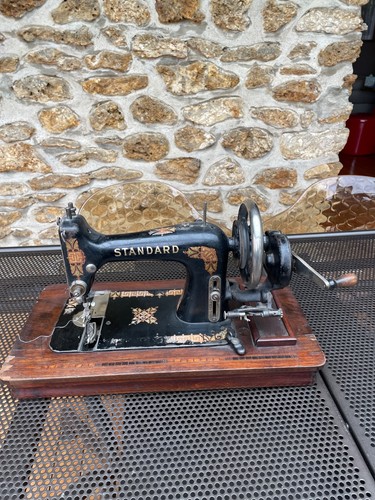 Ancienne machine coudre - machine, fin