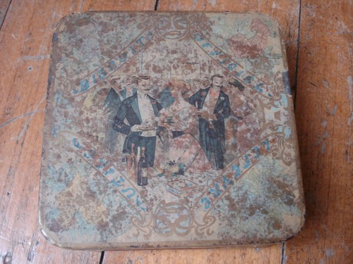 Rare boite tole recouverte - tole,