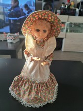 Ancienne Poupée Collection Vintage Musicale Tournante Plastique Hong Kong