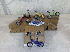 Lee Fal Finger Skateboard