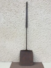 Ancienne petite pelle / Four