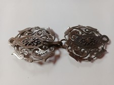 Ancienne grande boucle attache cape ou manteau en métal argenté