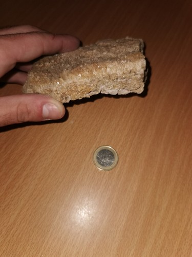 Pierre calcite sur - sur, calcaire