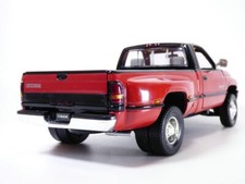 OCCASION sans boite DODGE RAM 3500 V10 Dually 1/18 Pick up