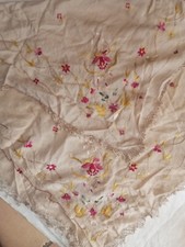 petit châle ou fichu en soie brodée - fin XIXème