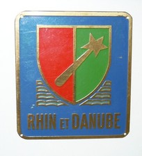 INSIGNE 1° ARMEE - RHIN ET DANUBE - LAITON PEINT - Marquage dos USINE MOKER 1945