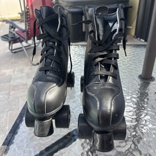 Black roller skates Size