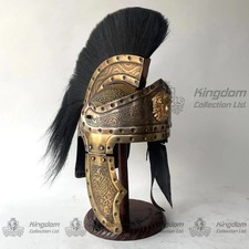 Casque ancien gravé finition