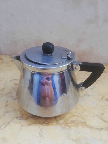Charmante petite cafetière - charmante,