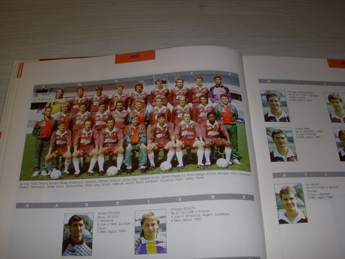 Football coupure couleur - coupure,