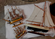 3 maquettes de bateaux bon etat