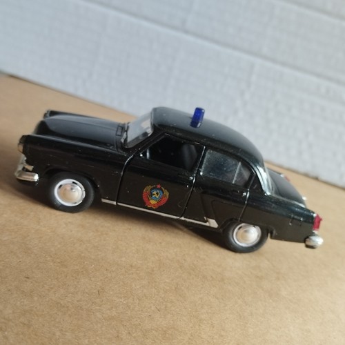 Voiture miniature volga - voiture,